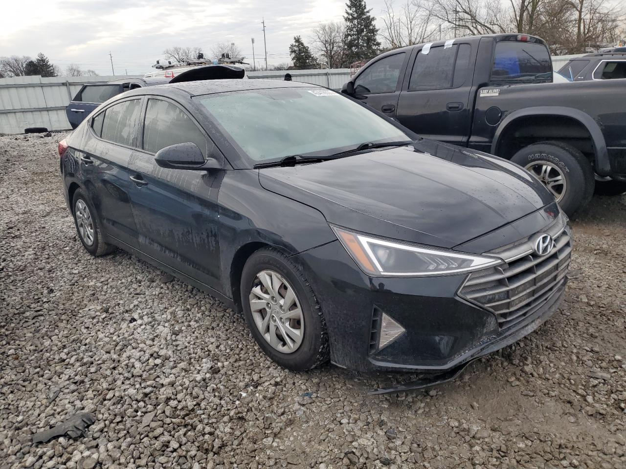 2019 Hyundai Elantra - Image 4