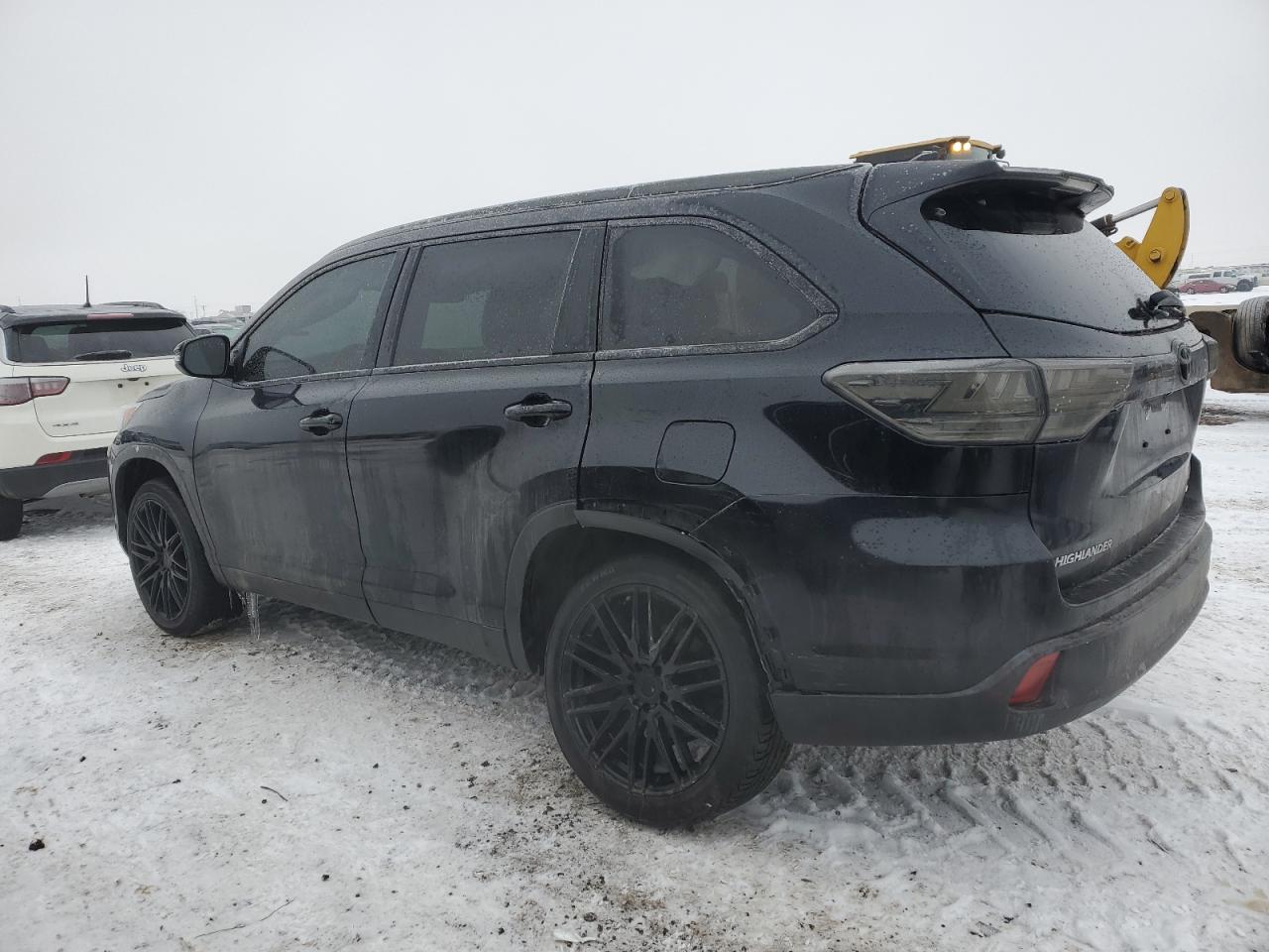 2019 Toyota Highlander - Image 2
