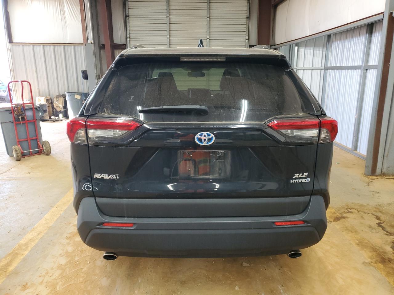 2022 Toyota RAV 4 - Image 6