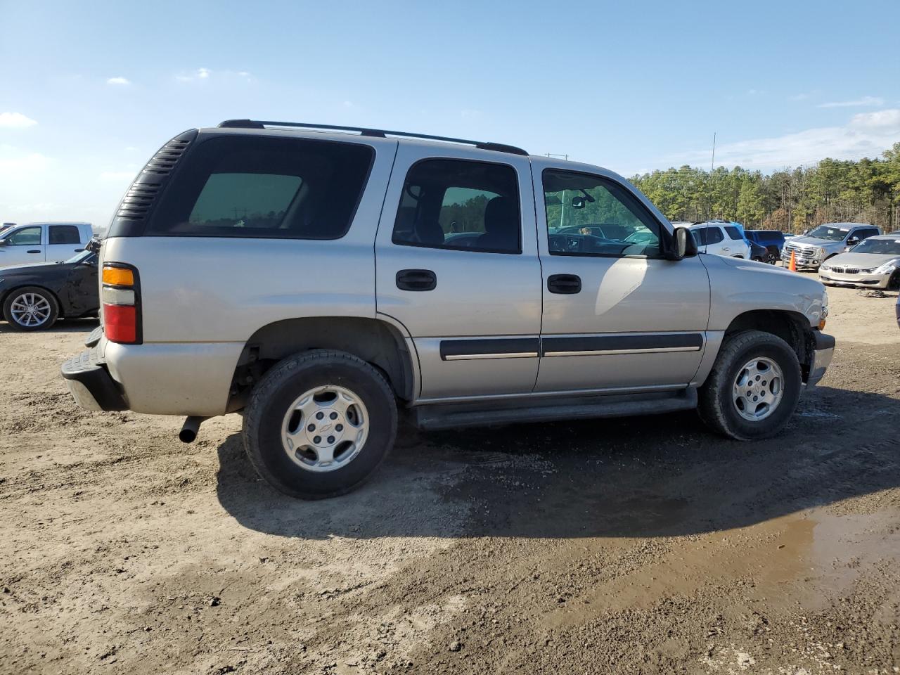 2004 Chevrolet Tahoe - Image 3