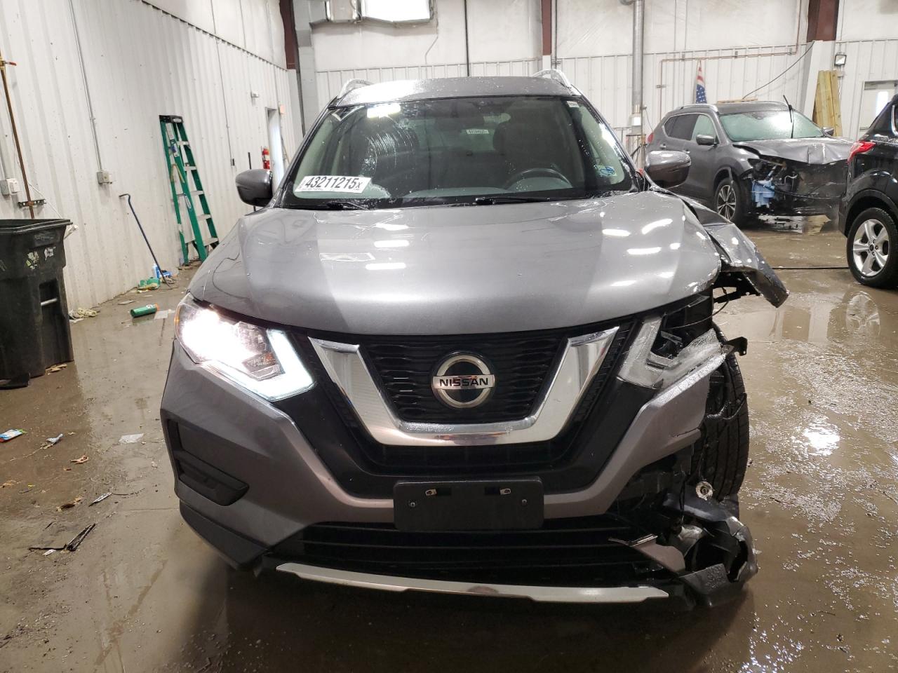 2018 Nissan Rogue - Image 5