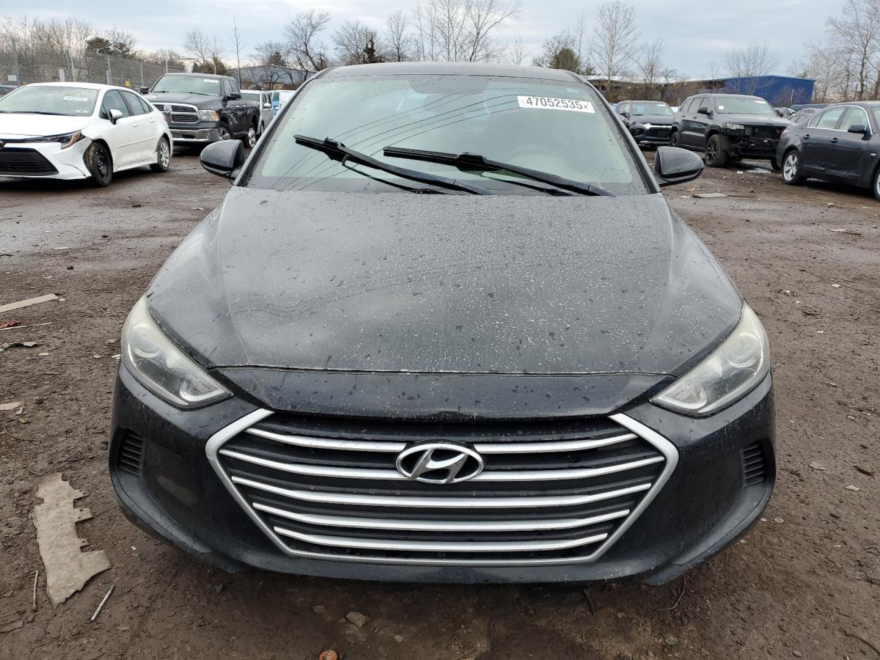 2017 Hyundai Elantra - Image 5