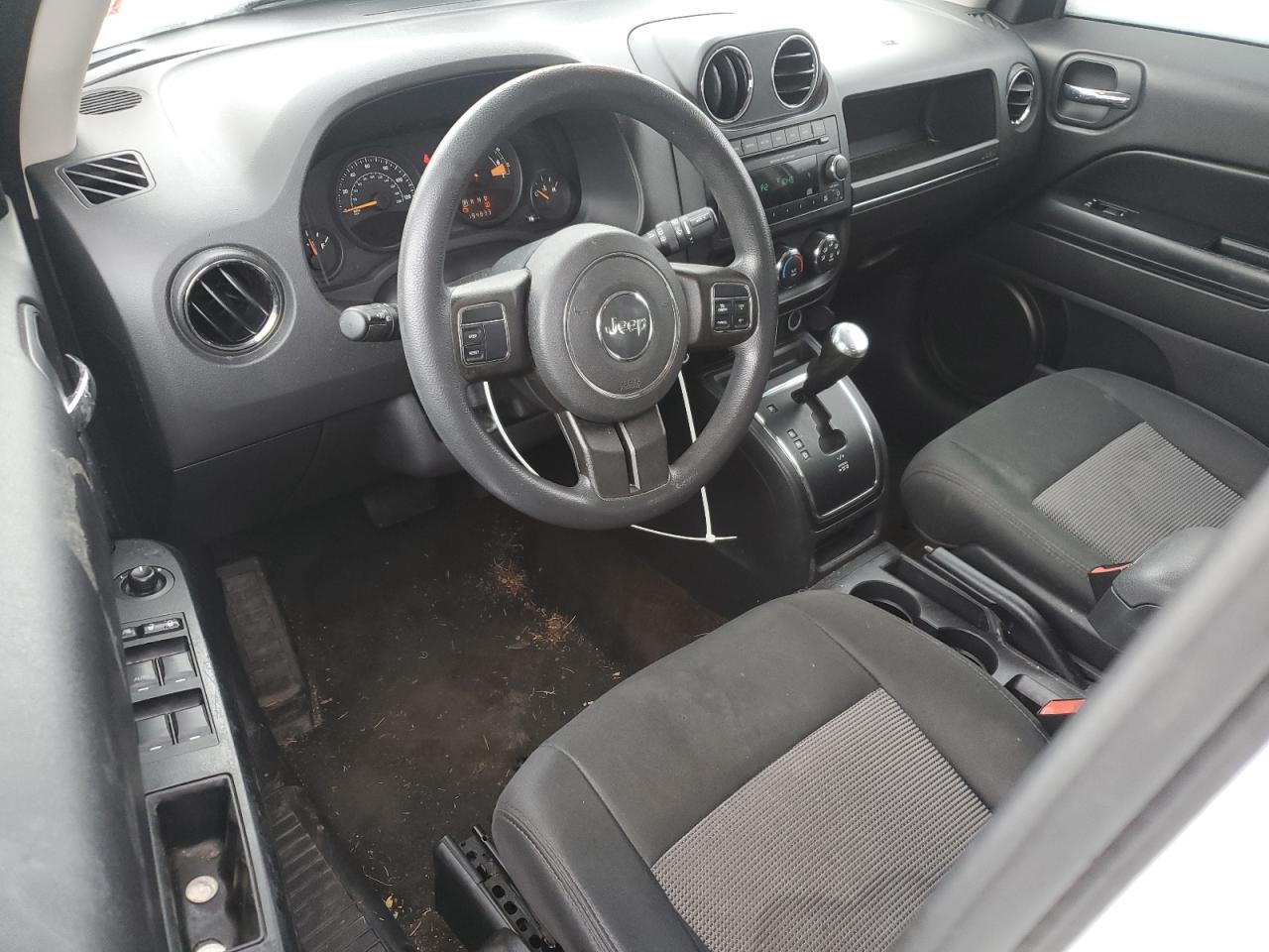 2014 Jeep Liberty (Patriot) - Image 8