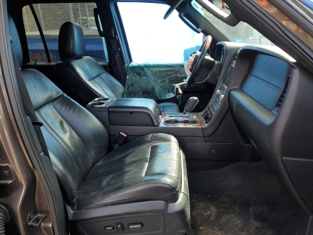 2015 Lincoln Navigator - Image 7