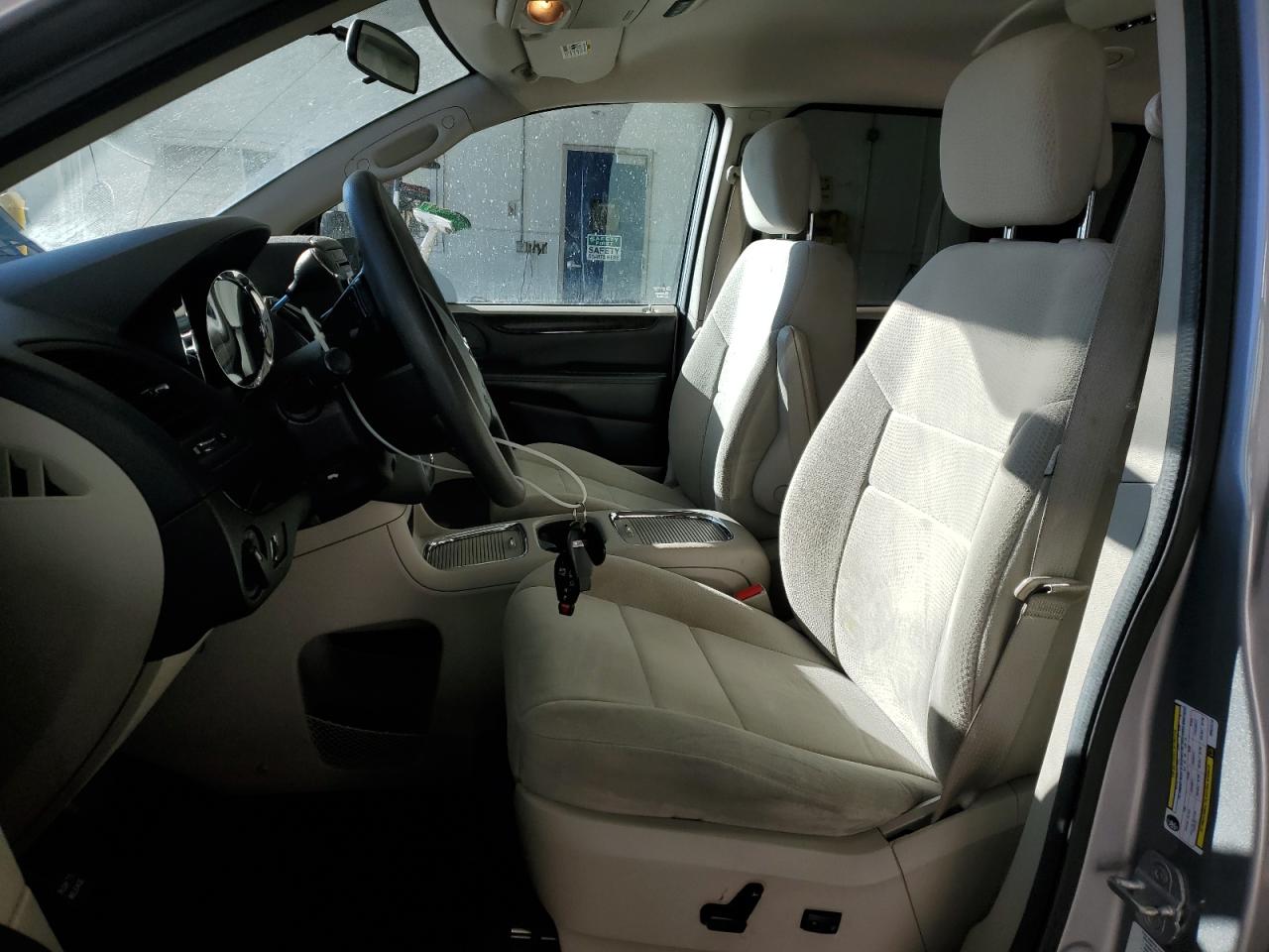 2013 Dodge Caravan - Image 7