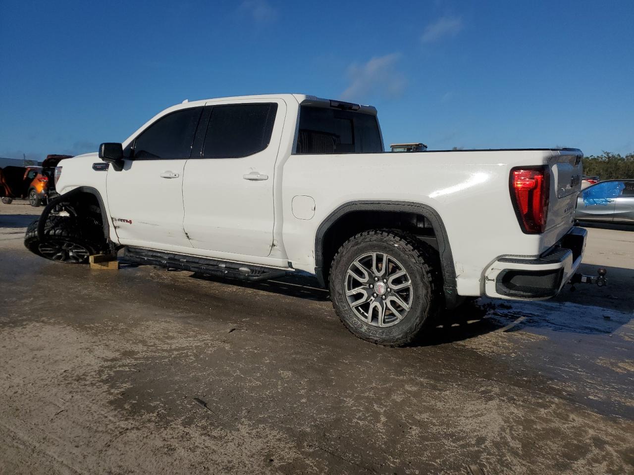 2021 GMC Sierra - Image 2