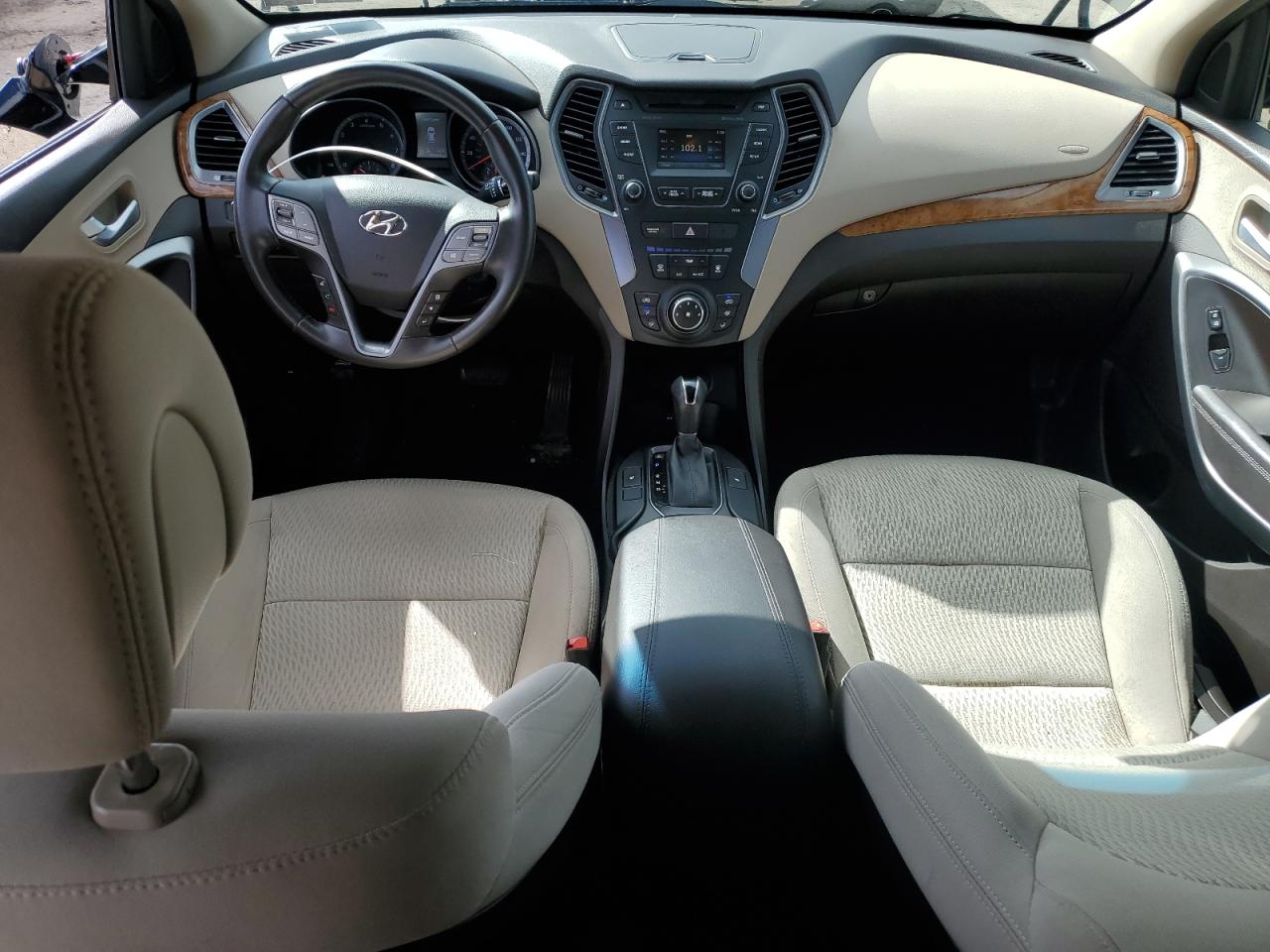 2014 Hyundai Santa Fe - Image 8