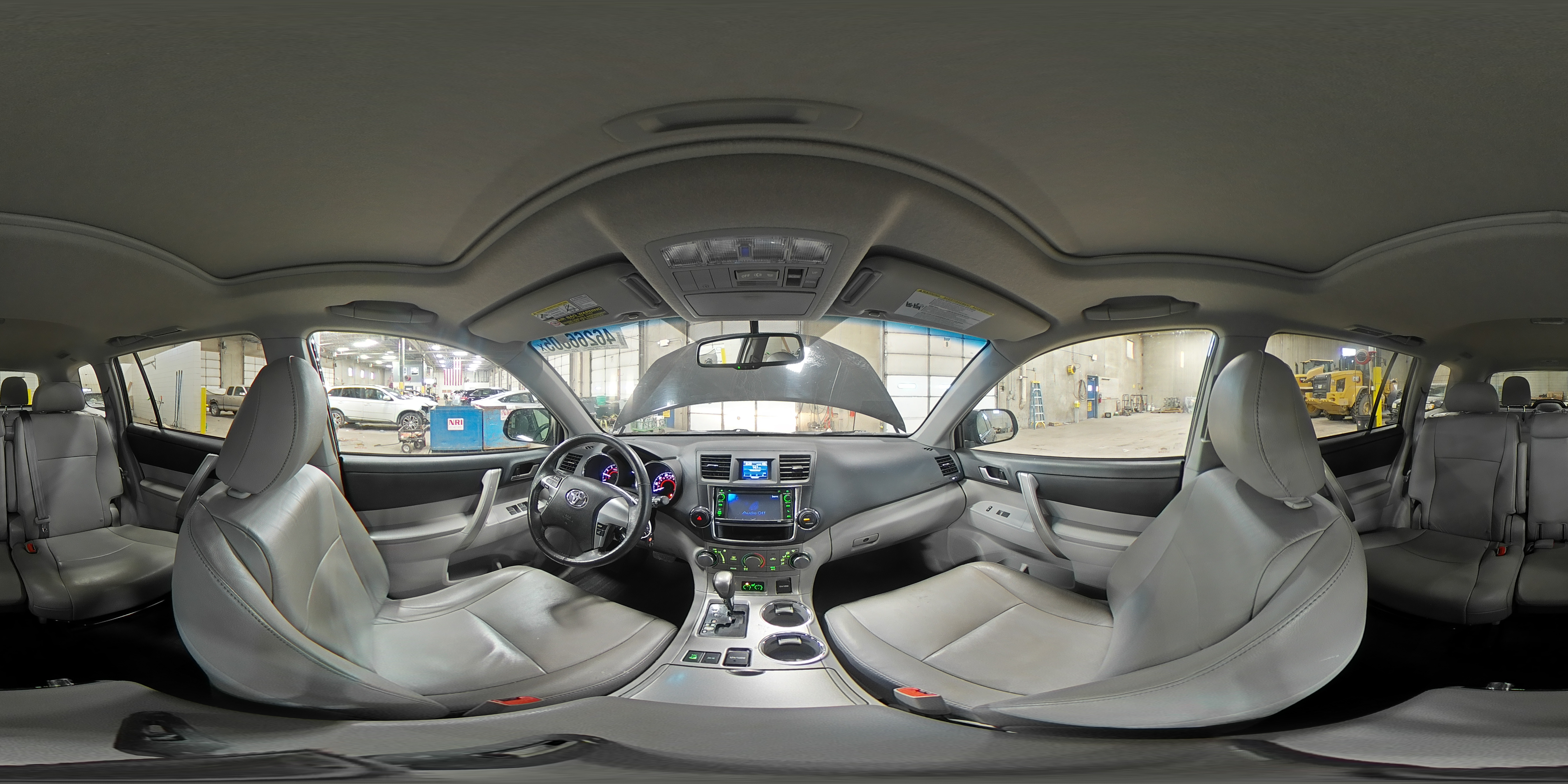 2013 Toyota Highlander - Image 14
