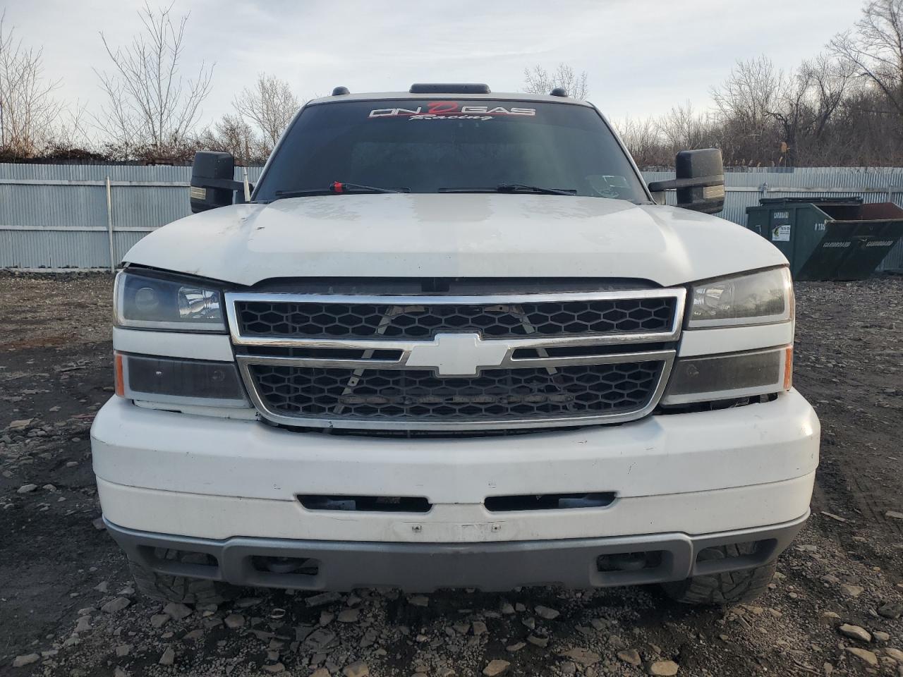 2004 Chevrolet Silverado - Image 5