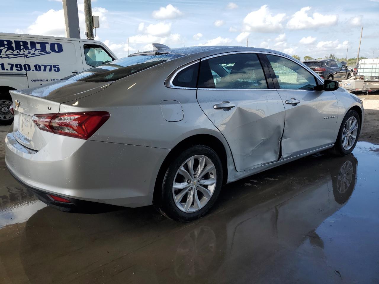 2022 Chevrolet Malibu - Image 3