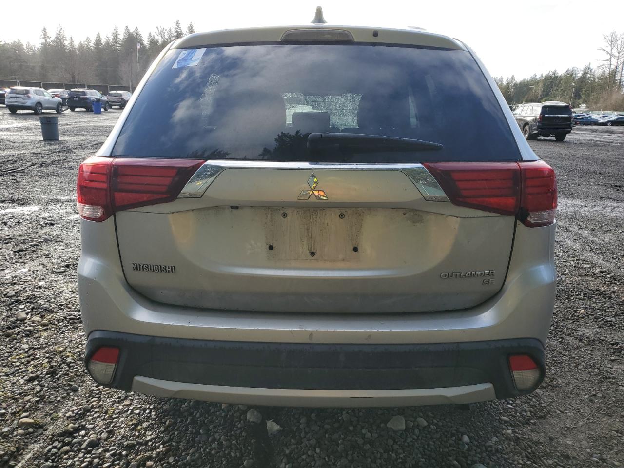 2018 Mitsubishi Outlander - Image 6
