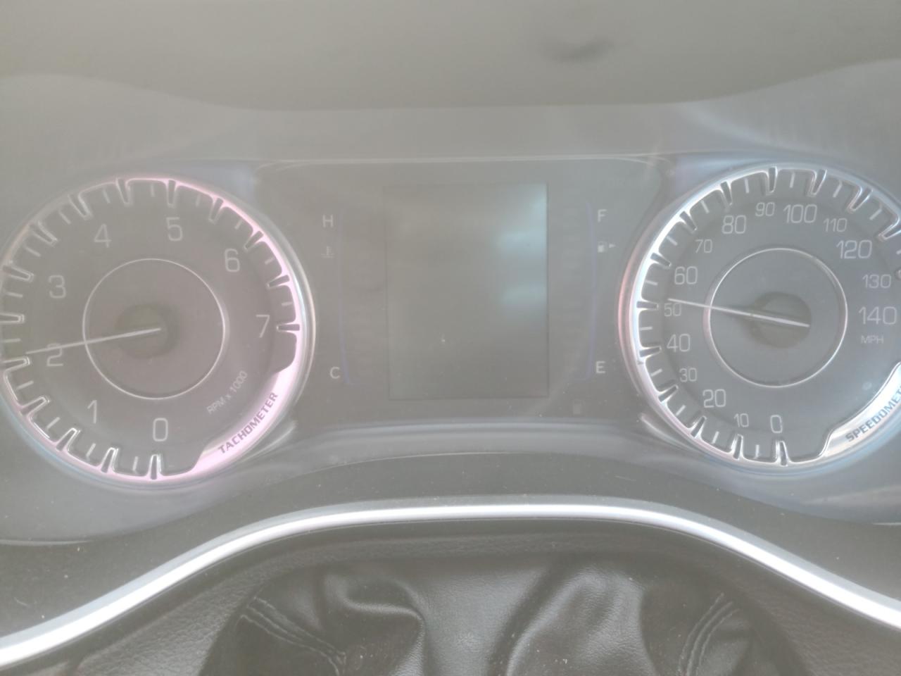 2015 Chrysler 200 - Image 9