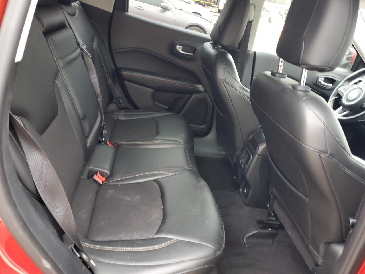 2018 Jeep Compass - Image 12