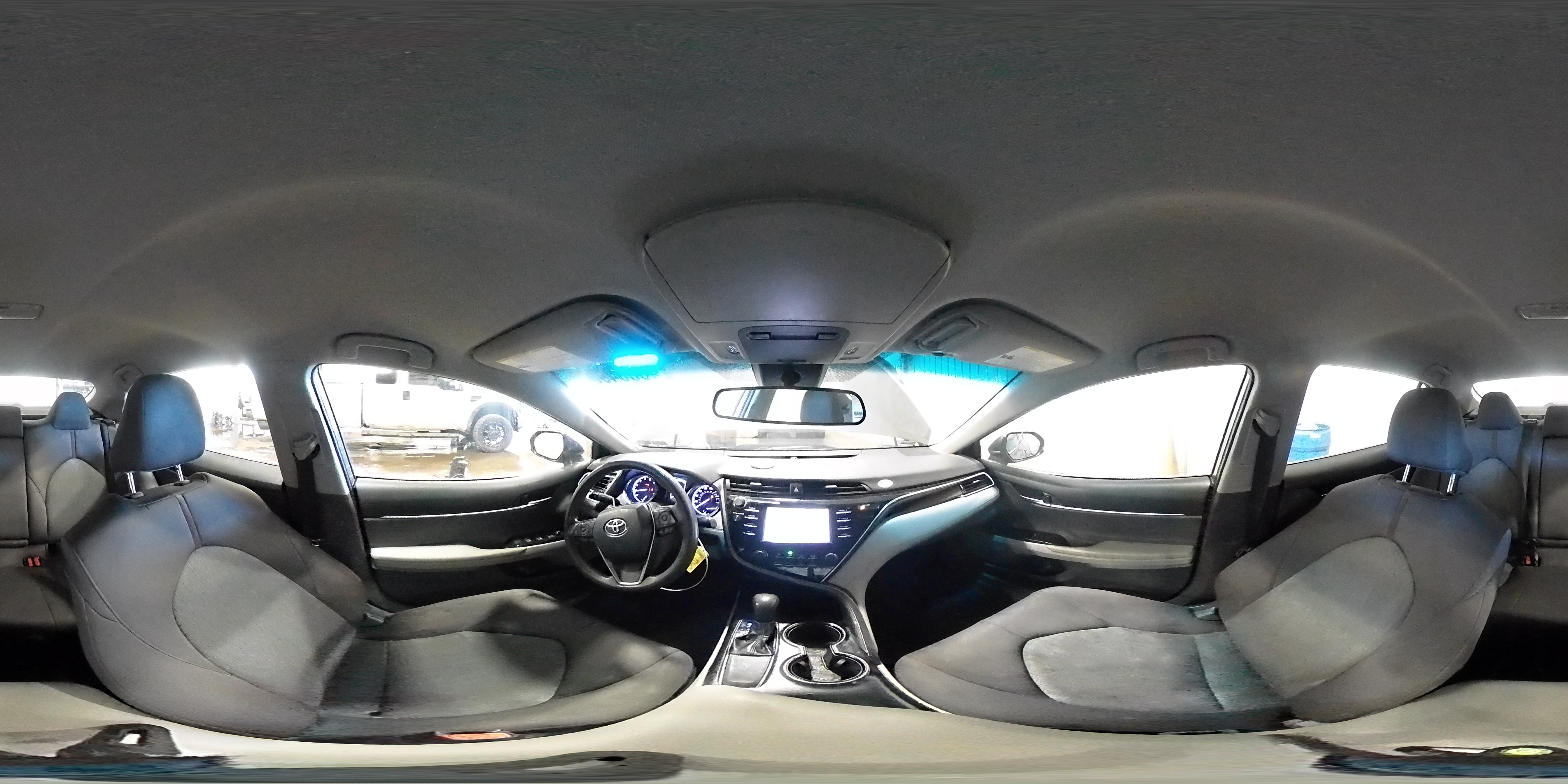 2018 Toyota Camry - Image 14