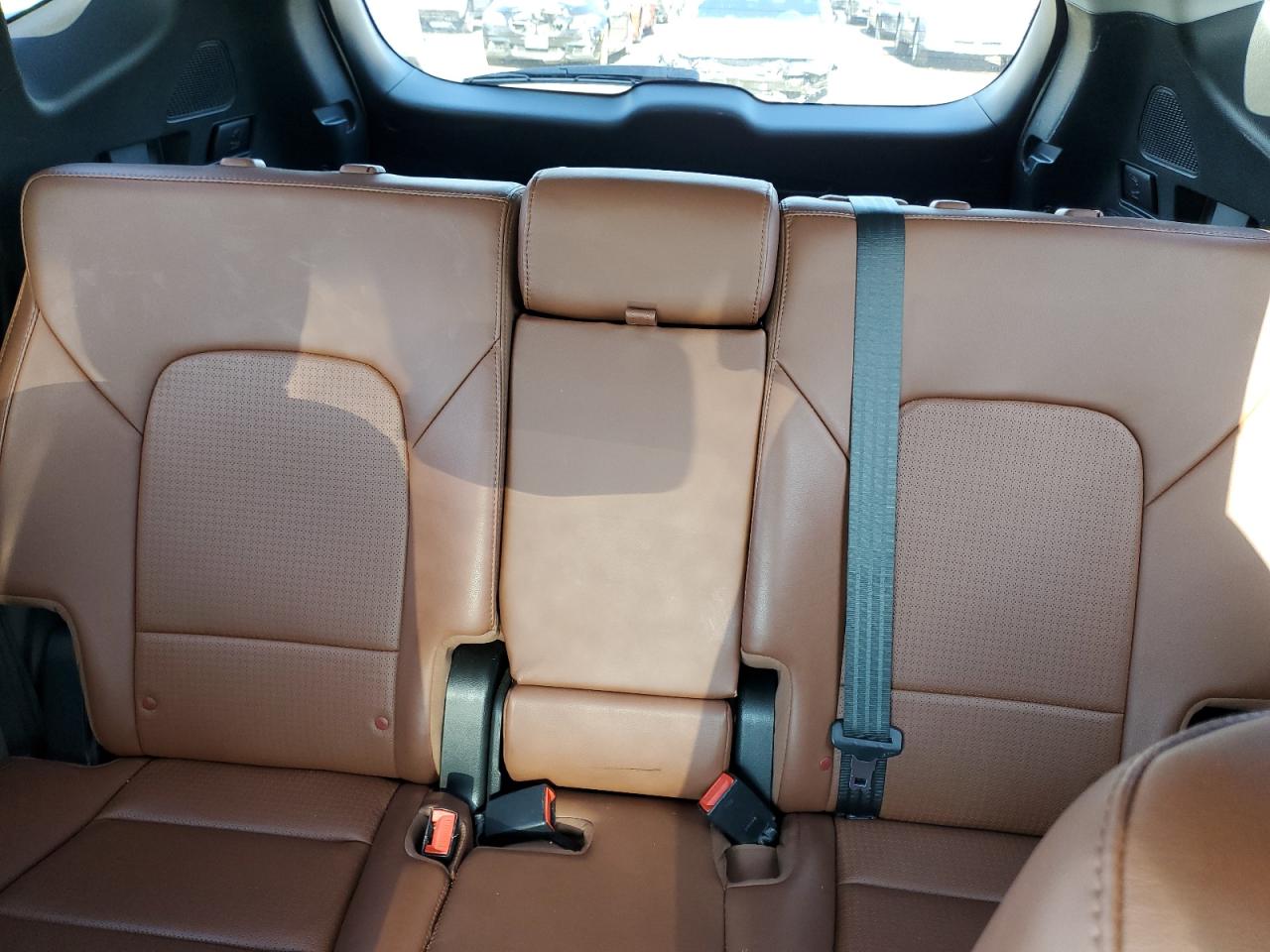 2015 Hyundai Santa Fe - Image 10