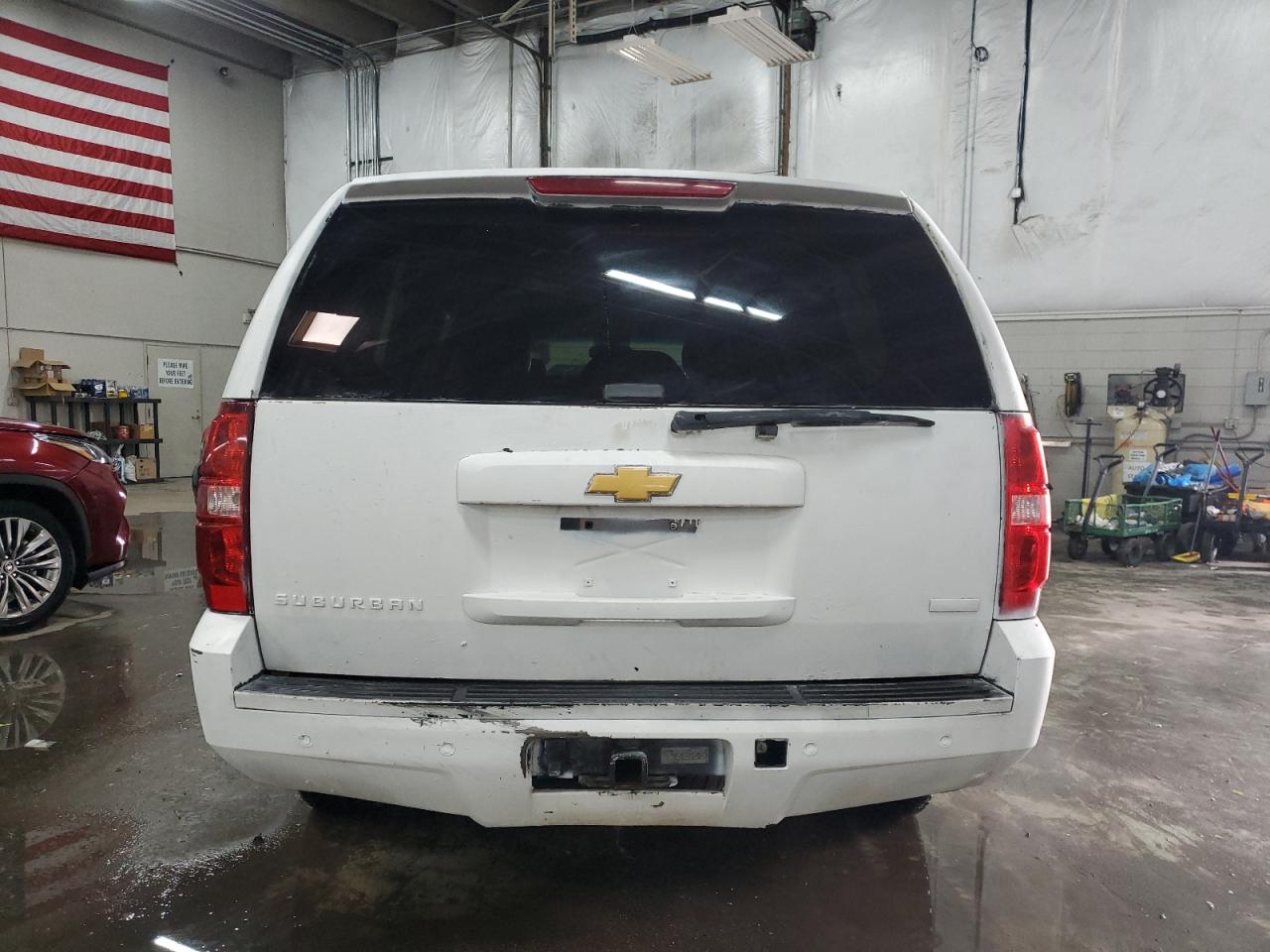 2012 Chevrolet Suburban - Image 6