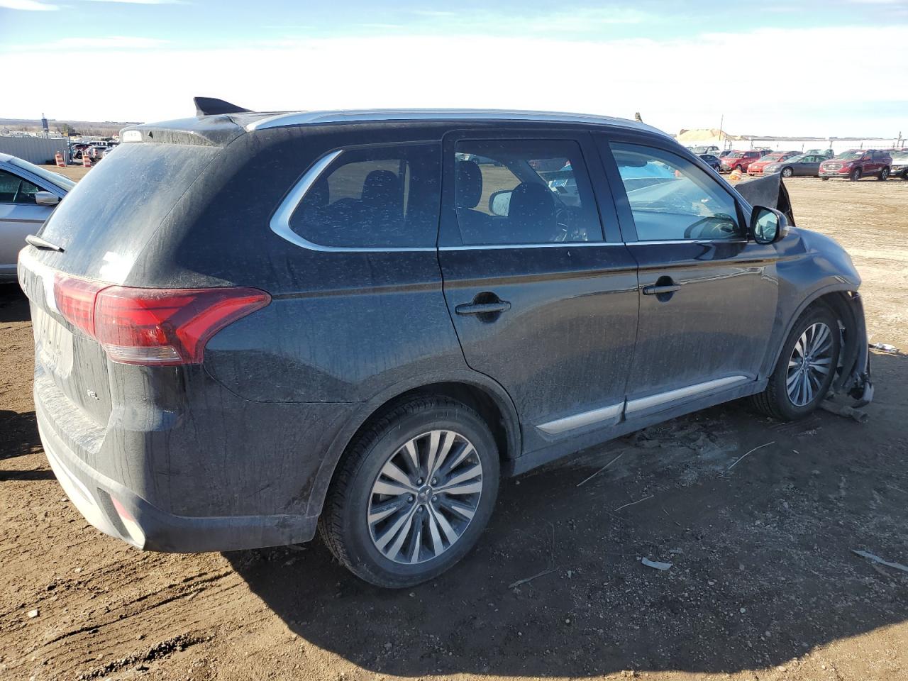 2020 Mitsubishi Outlander - Image 3