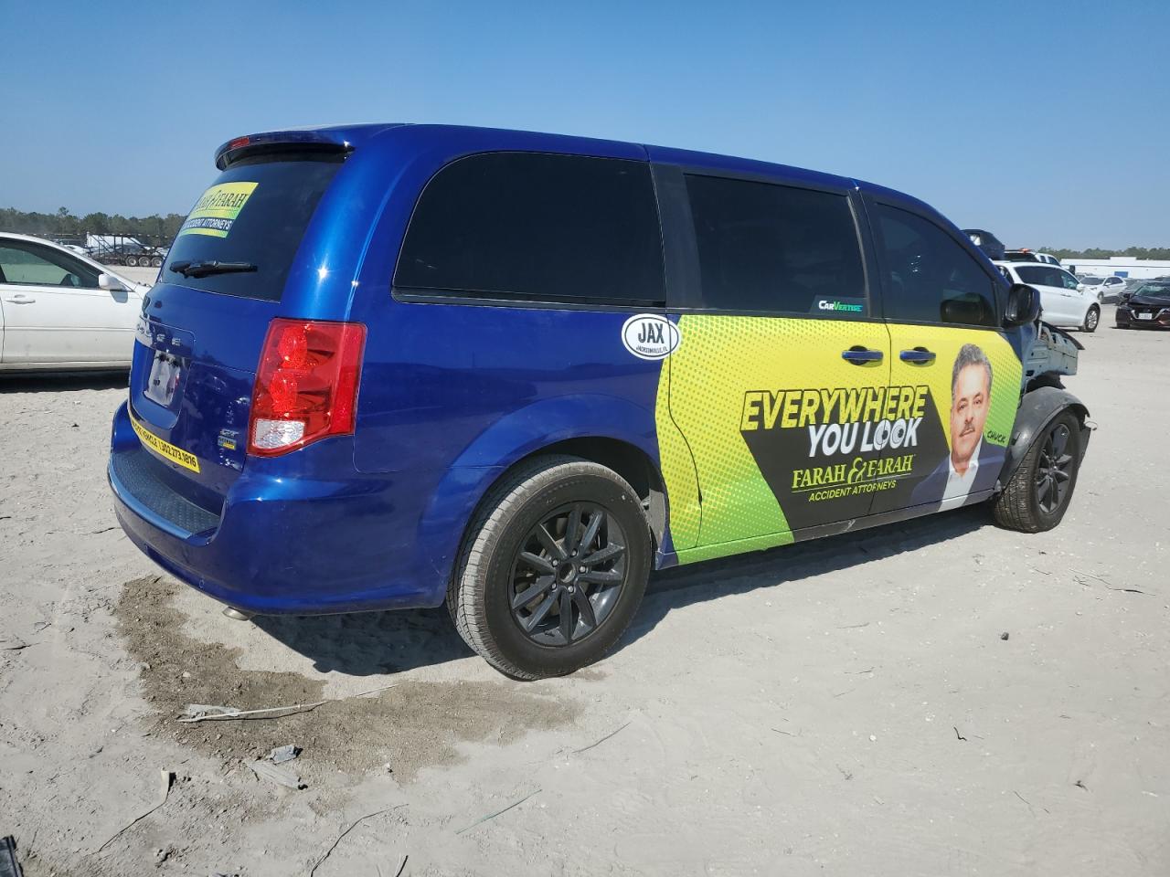 2019 Dodge Caravan - Image 3