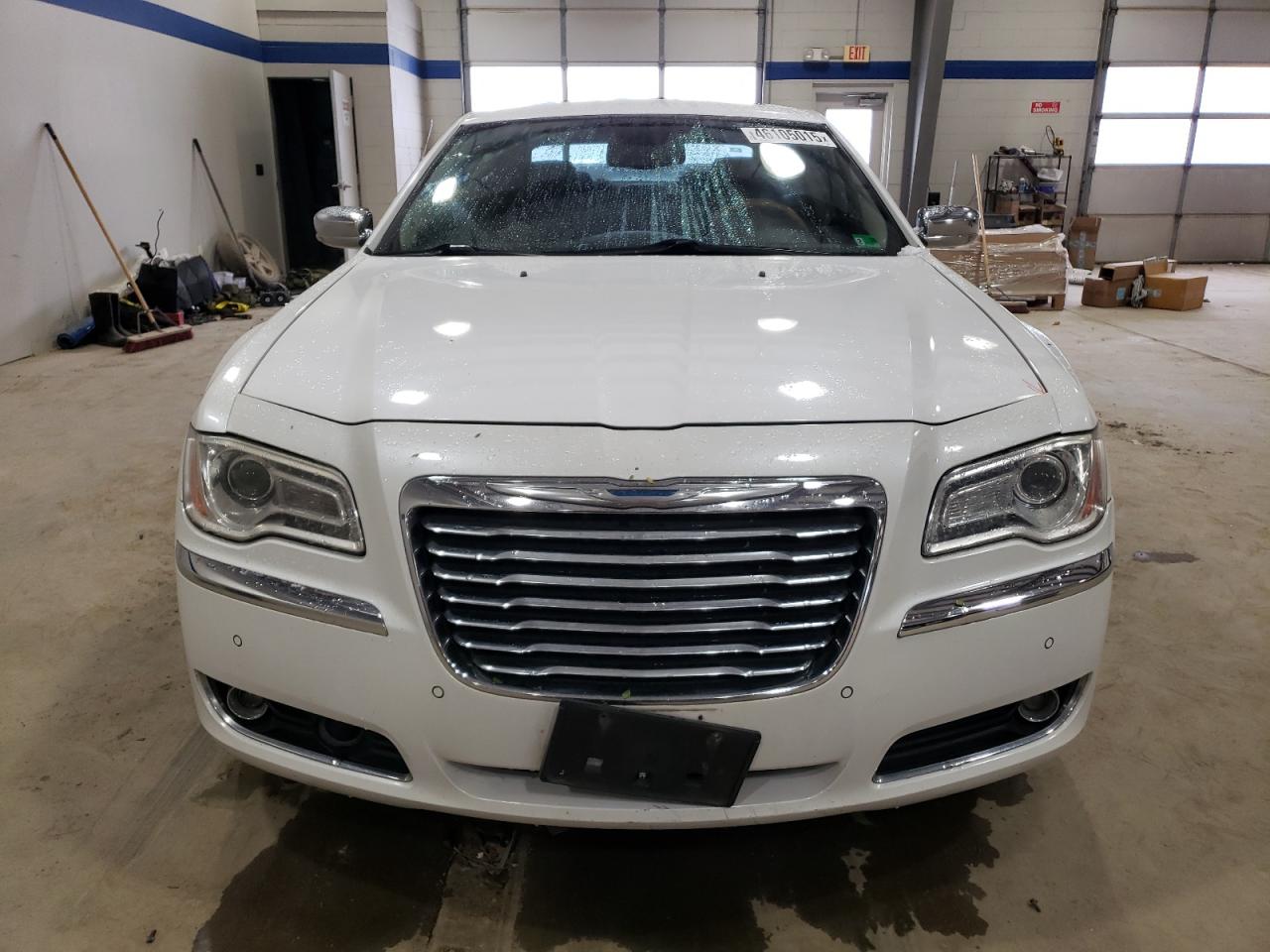 2012 Chrysler 300 - Image 5