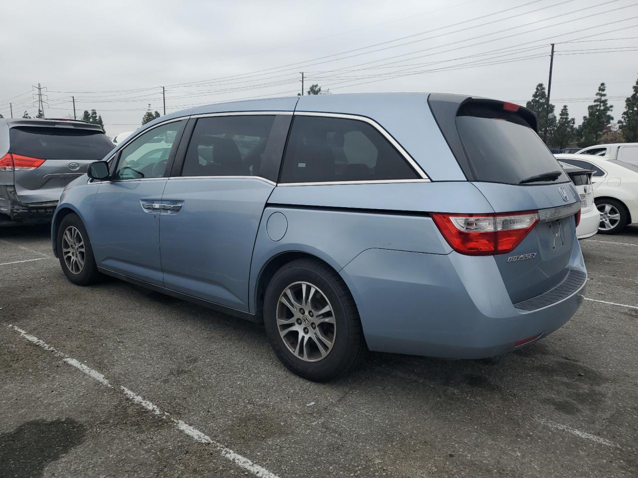 2013 Honda Odyssey - Image 2
