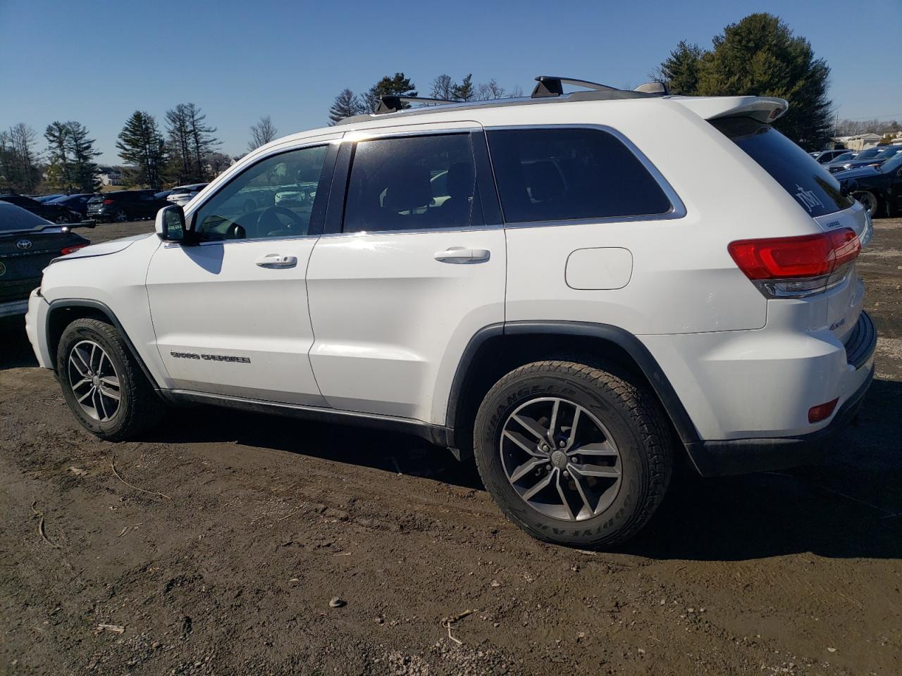 2018 Jeep Grand Cherokee - Image 2