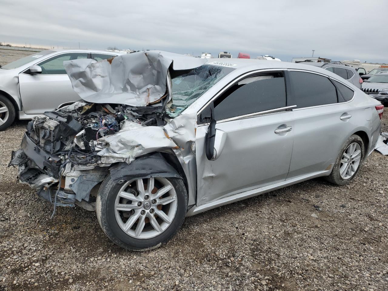 2013 Toyota Avalon - Image 1