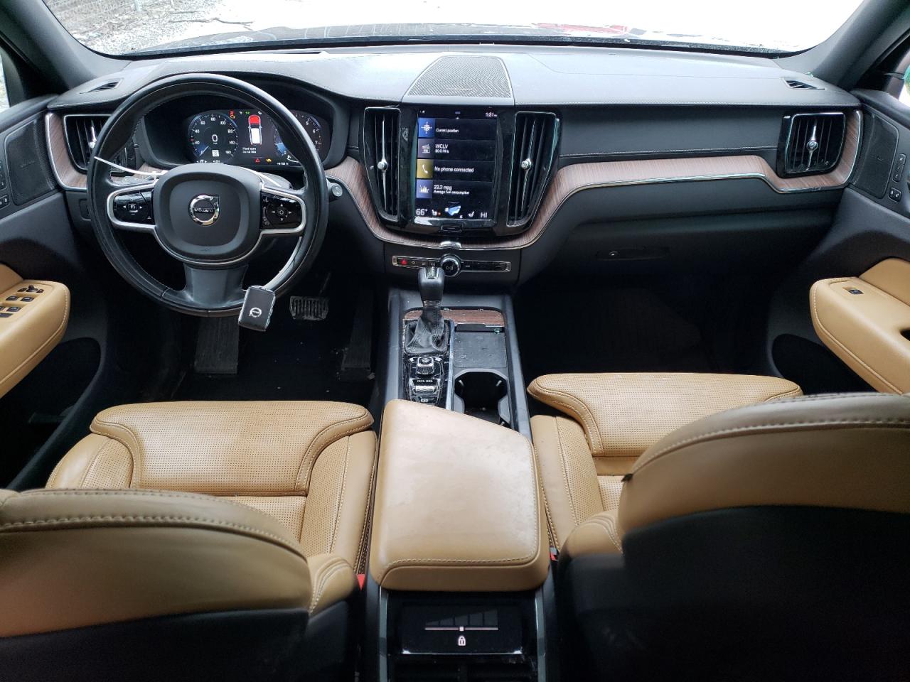 2021 Volvo XC60 - Image 8