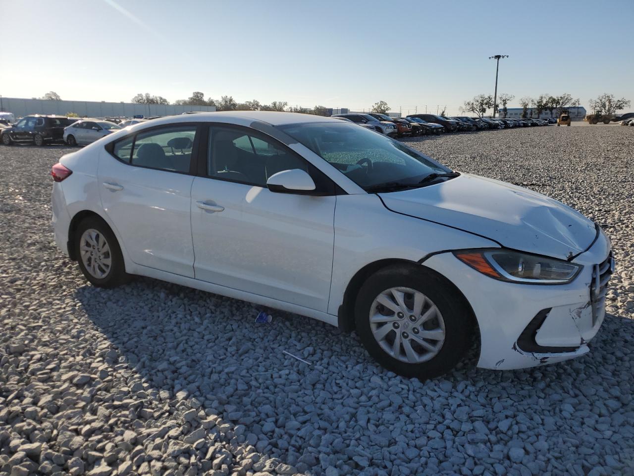 2017 Hyundai Elantra - Image 4