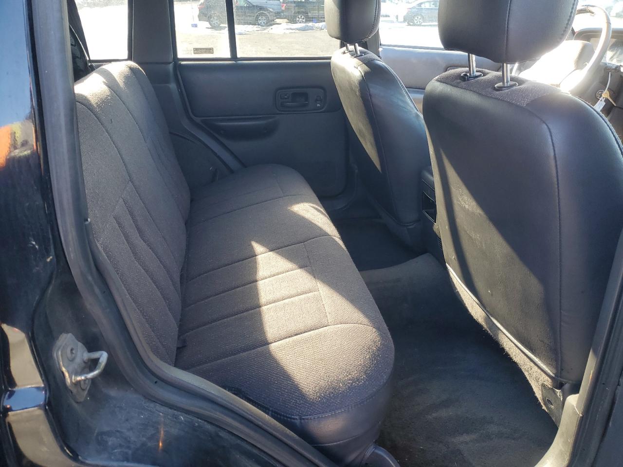 2000 Jeep Cherokee - Image 11