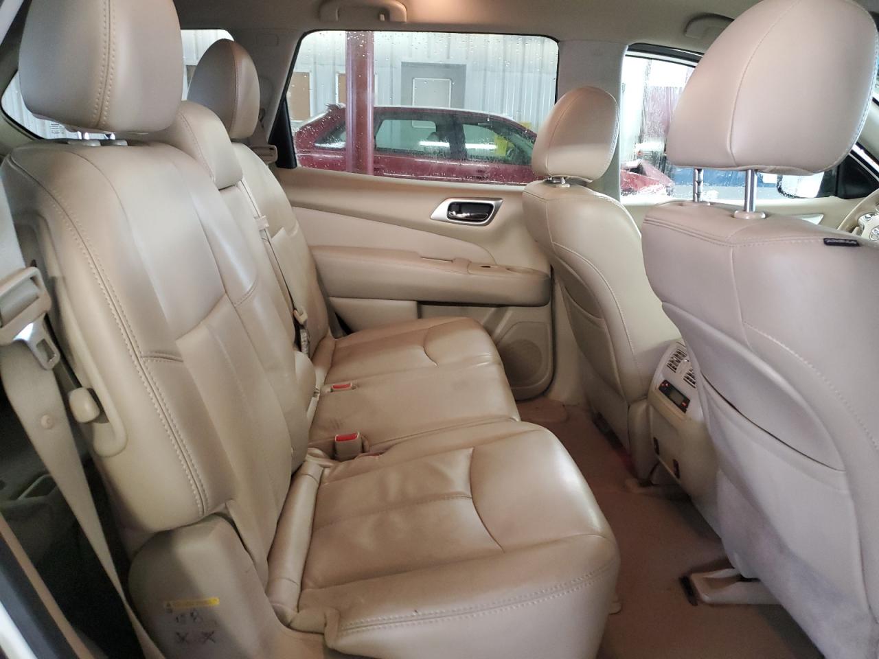 2014 Nissan Pathfinder - Image 11