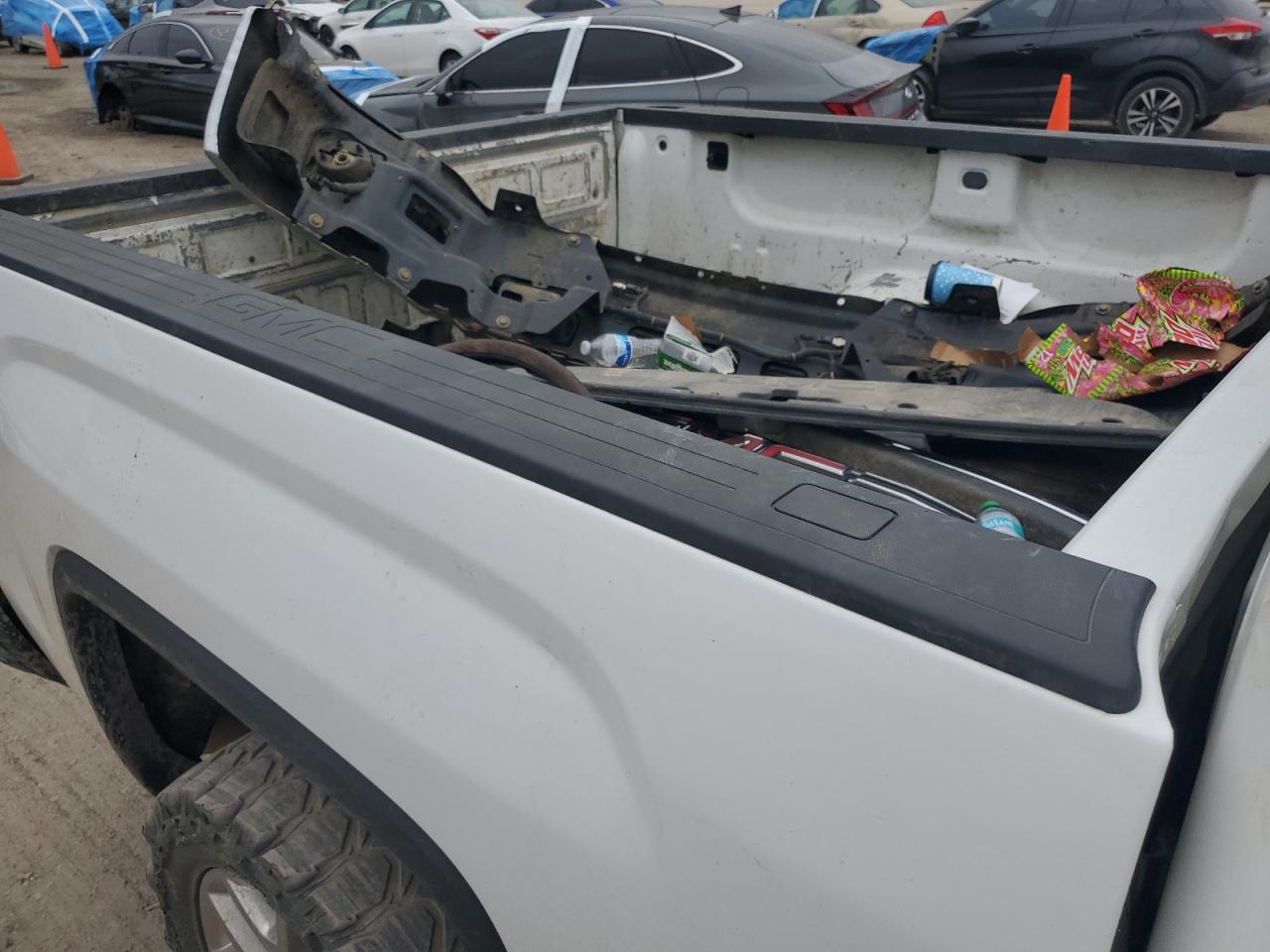 2015 GMC Sierra - Image 13