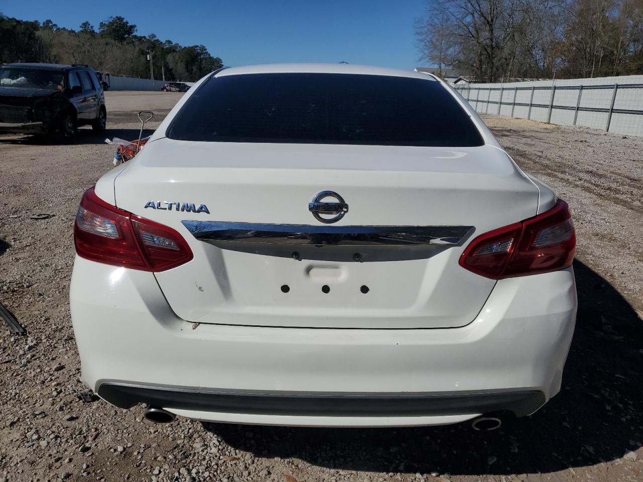 2018 Nissan Altima - Image 6