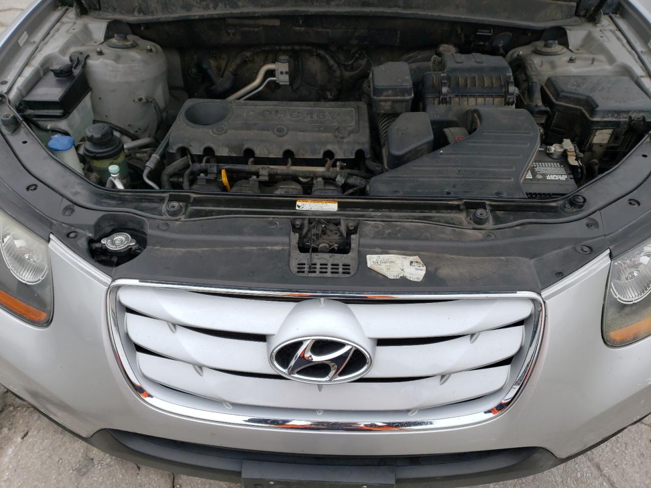 2010 Hyundai Santa Fe - Image 12