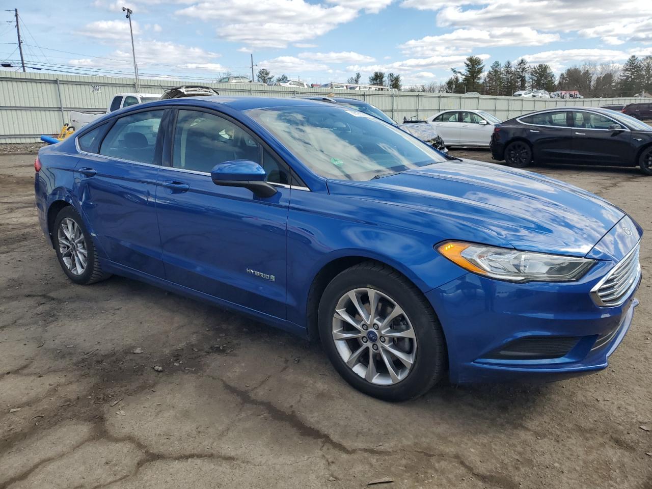 3FA6P0LU2HR315582 FORD FUSION 2017