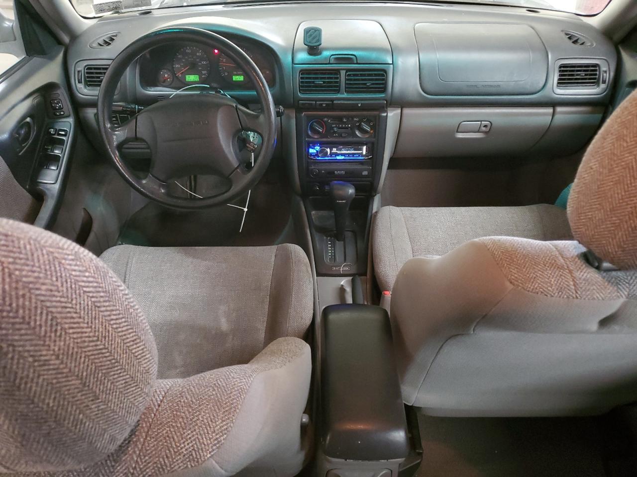 2002 Subaru Forester - Image 8