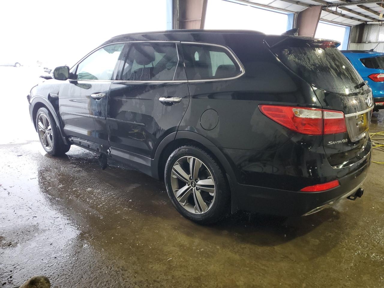 2015 Hyundai Santa Fe - Image 2