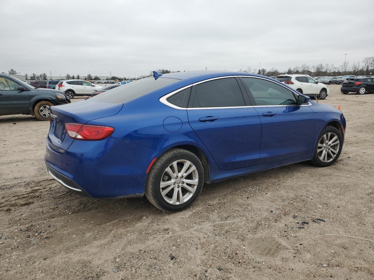 2016 Chrysler 200 - Image 3