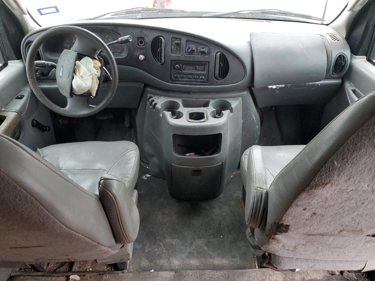 2003 Ford Econoline - Image 8
