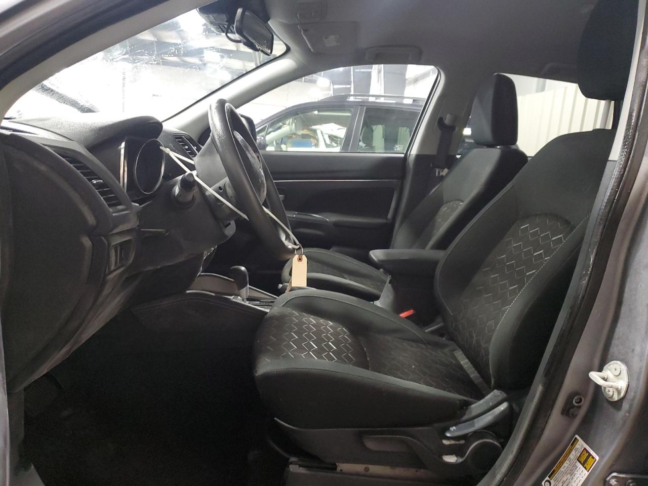 2024 Mitsubishi Outlander - Image 7