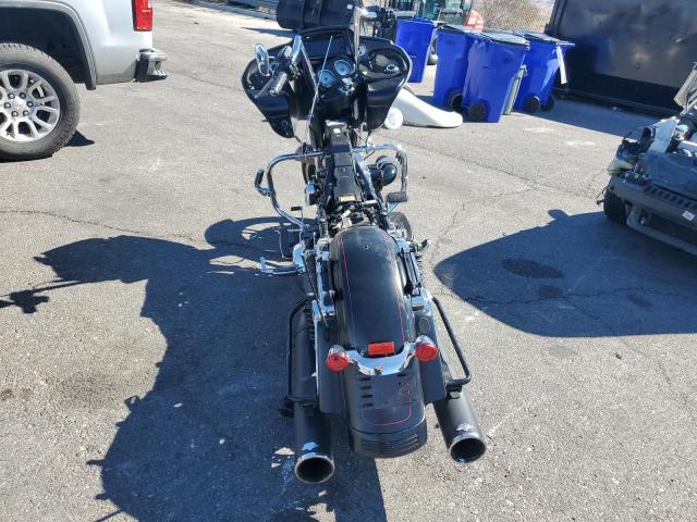  HARLEY-DAVIDSON FL 2015 Чорний