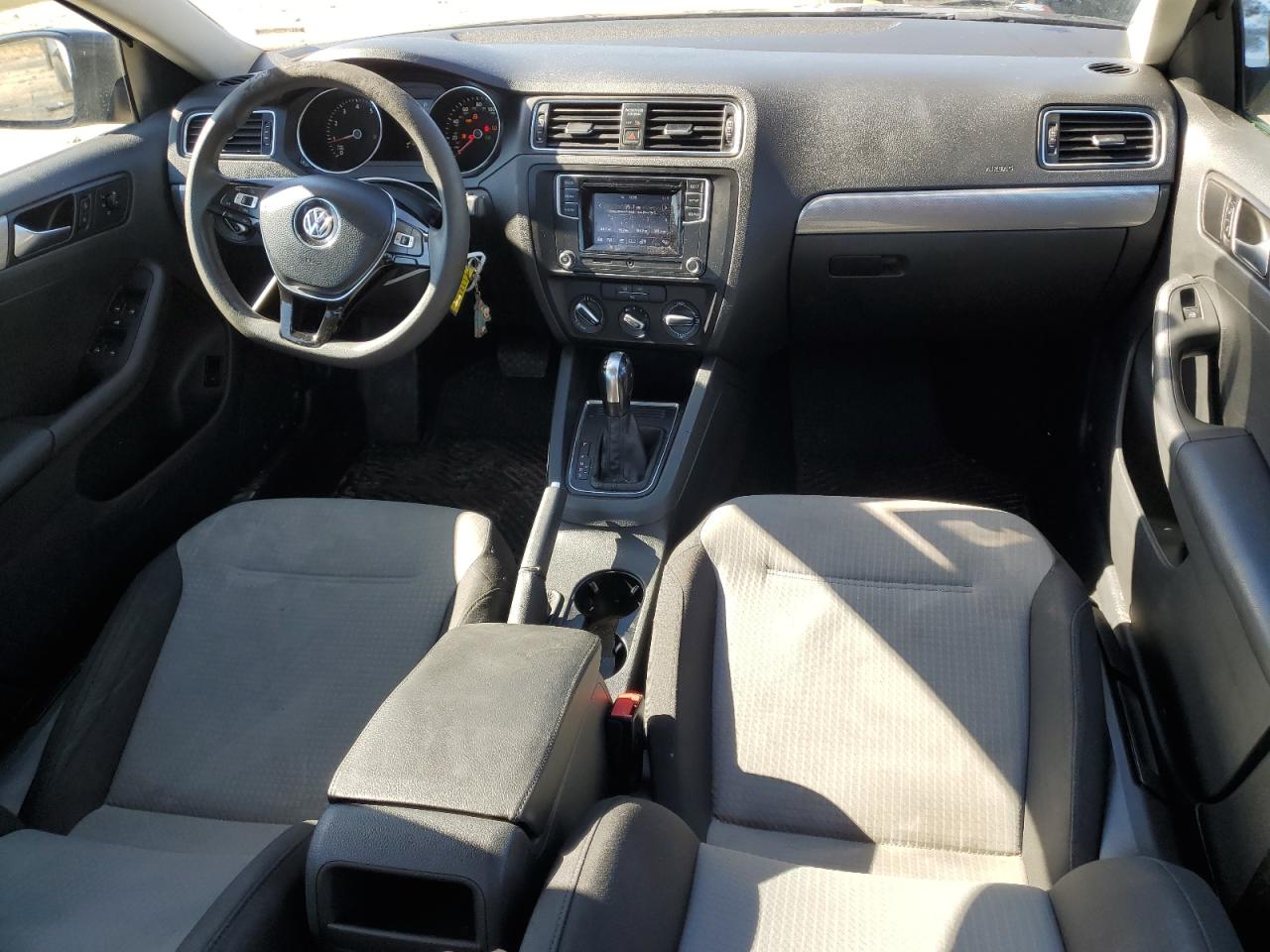 2017 Volkswagen Jetta - Image 8