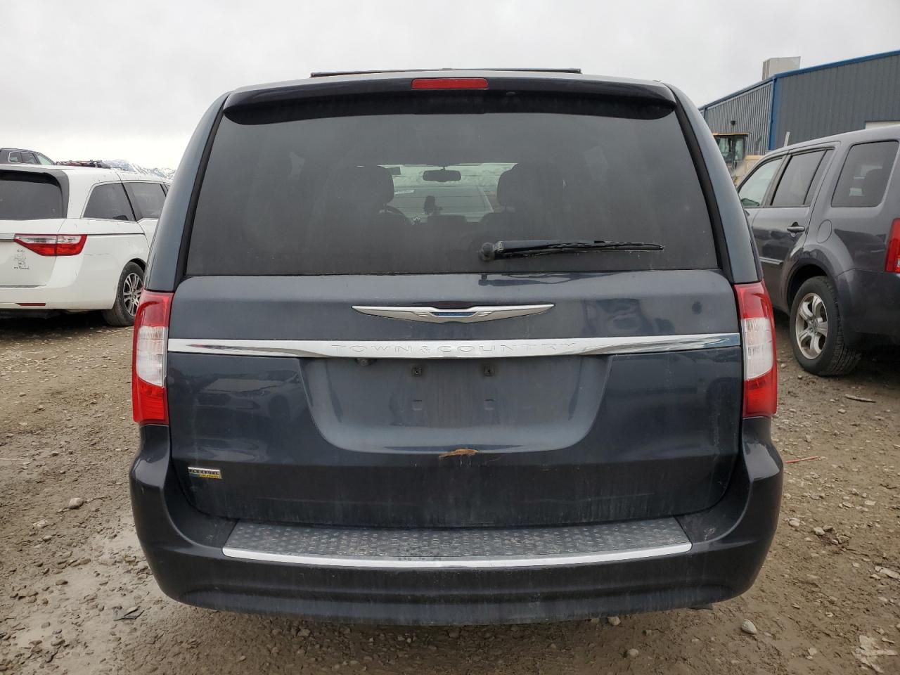 2014 Chrysler Town & Country - Image 6