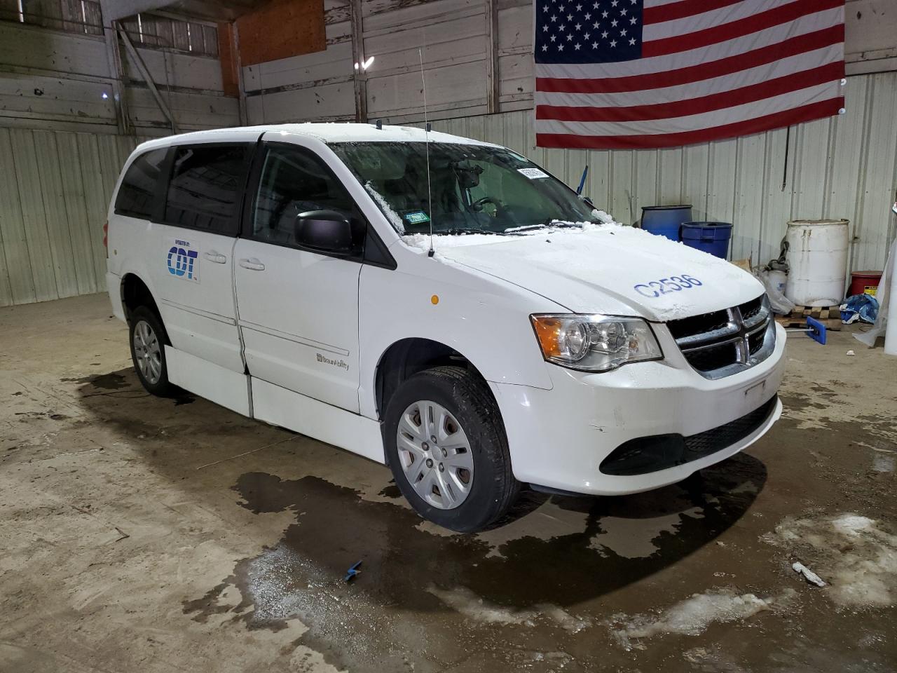 2017 Dodge Caravan - Image 4