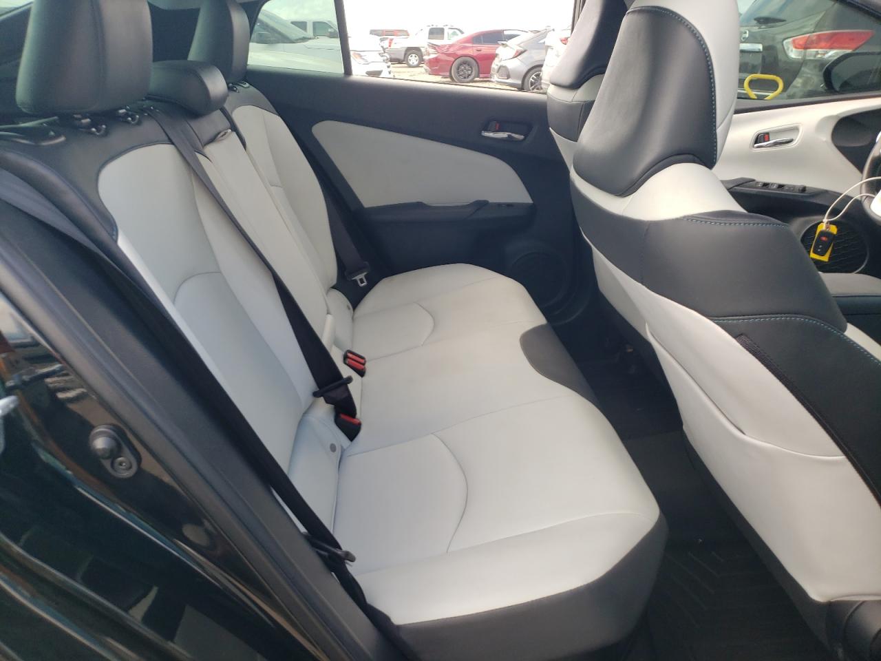 2016 Toyota Prius - Image 10