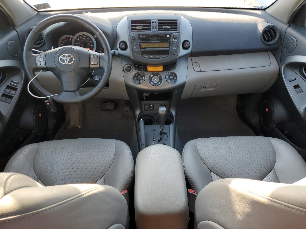 2011 Toyota RAV 4 - Image 8