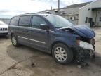 2014 Chrysler Town & Country Touring იყიდება Dyer-ში, IN - Front End