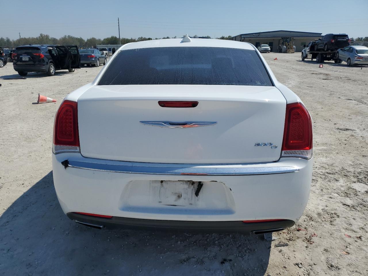 2017 Chrysler 300 - Image 6