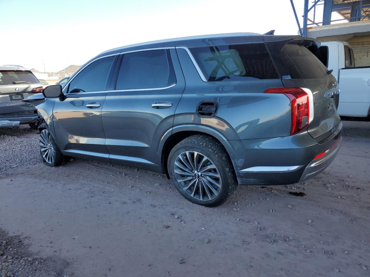 2023 Hyundai Palisade - Image 2