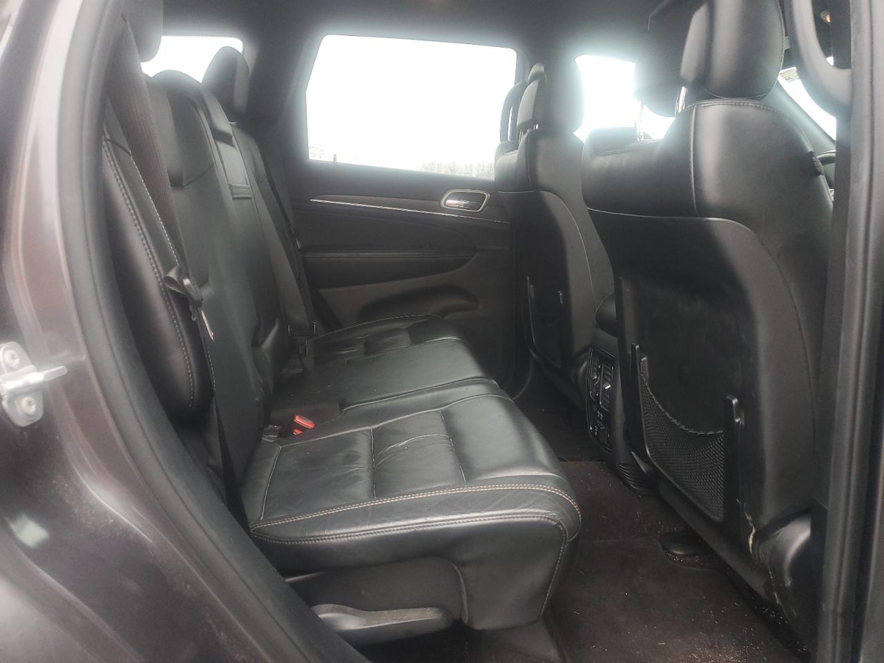 2016 Jeep Grand Cherokee - Image 11