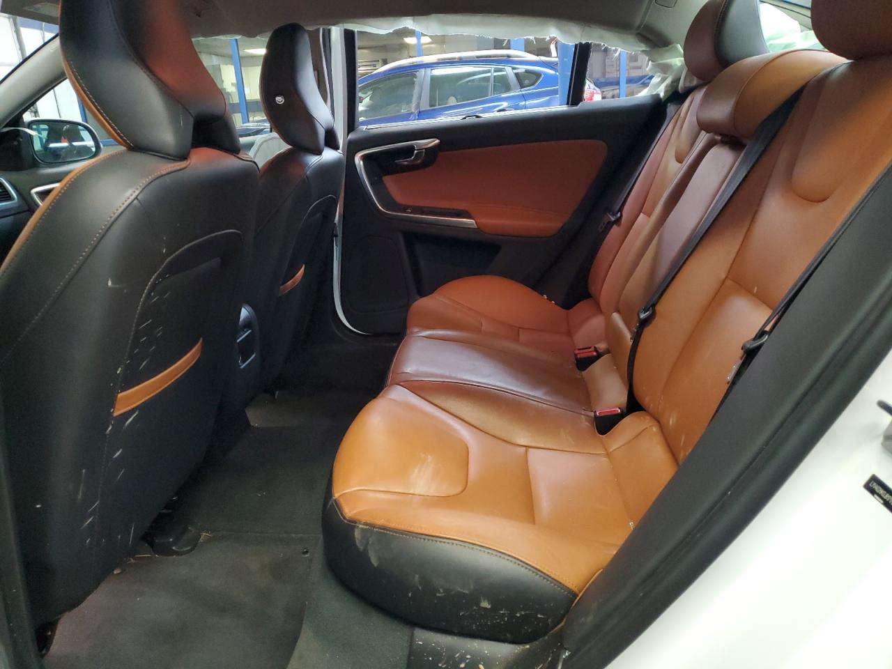 2018 Volvo S60 - Image 11